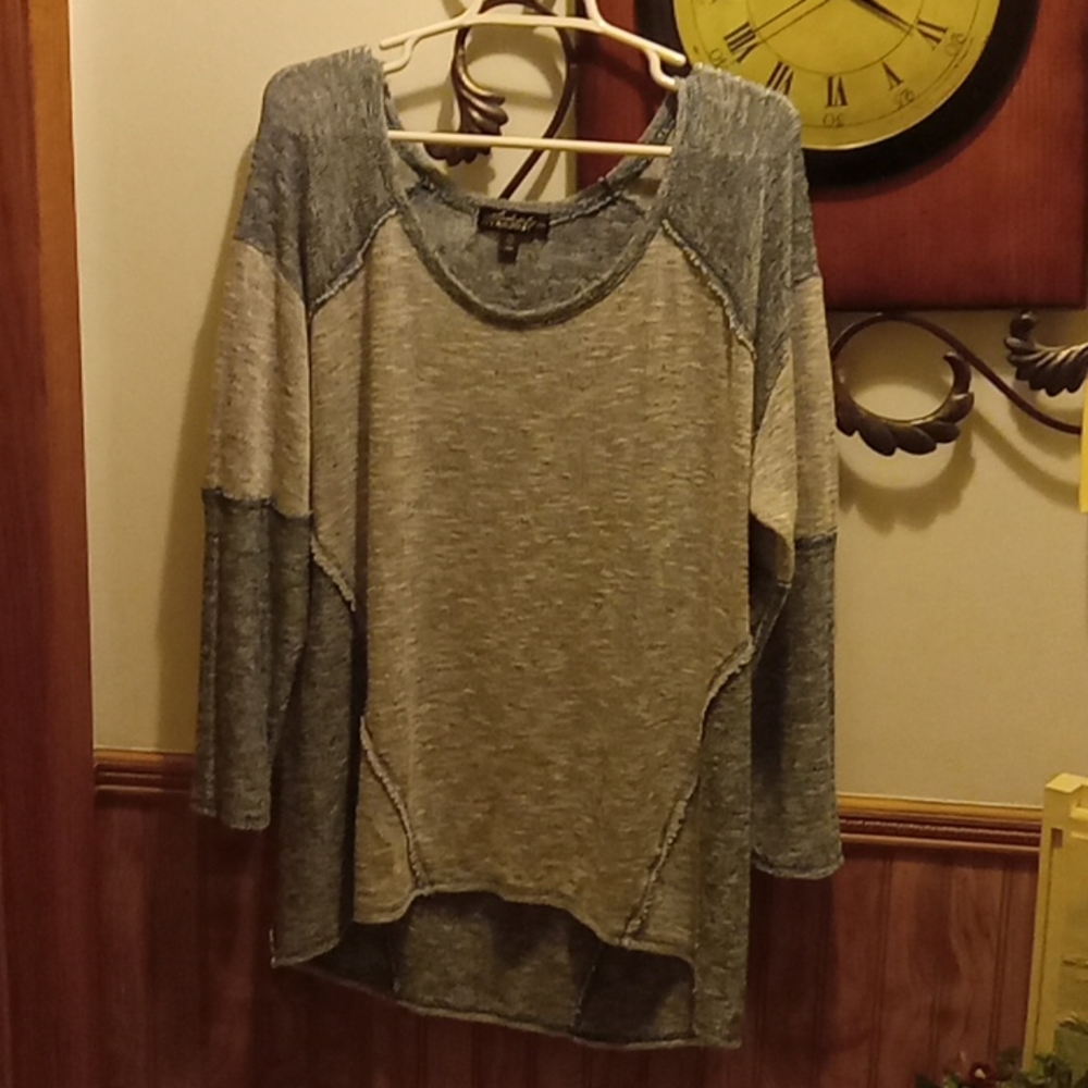 Absolutely Famous Green and White Plus Size Tunic Top - Sz 2X